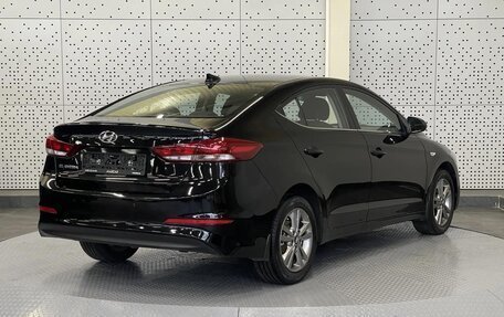 Hyundai Elantra VI рестайлинг, 2017 год, 1 300 000 рублей, 2 фотография