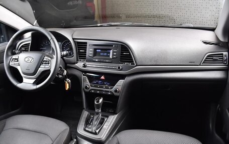 Hyundai Elantra VI рестайлинг, 2017 год, 1 300 000 рублей, 9 фотография