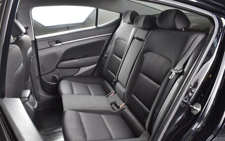 Hyundai Elantra VI рестайлинг, 2017 год, 1 300 000 рублей, 8 фотография