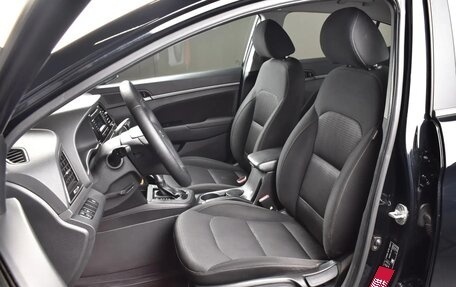 Hyundai Elantra VI рестайлинг, 2017 год, 1 300 000 рублей, 14 фотография