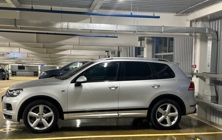 Volkswagen Touareg III, 2013 год, 3 200 000 рублей, 2 фотография