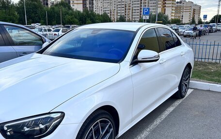 Mercedes-Benz E-Класс, 2020 год, 4 450 000 рублей, 2 фотография