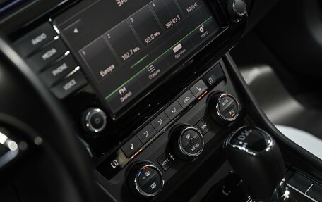 Skoda Superb III рестайлинг, 2016 год, 1 725 000 рублей, 10 фотография