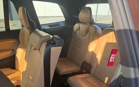 Volvo XC90 II рестайлинг, 2017 год, 2 600 000 рублей, 9 фотография