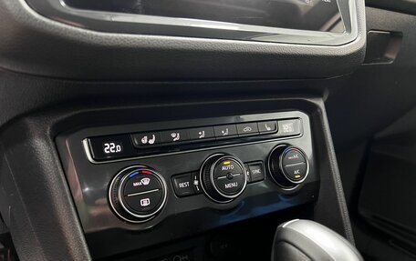 Volkswagen Tiguan II, 2019 год, 2 195 000 рублей, 19 фотография