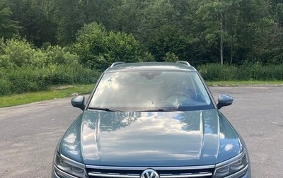 Volkswagen Tiguan II, 2020 год, 2 800 000 рублей, 1 фотография