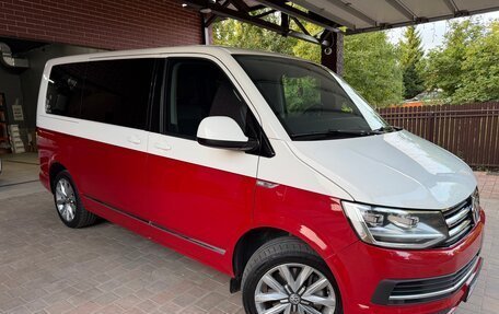 Volkswagen Multivan T6 рестайлинг, 2015 год, 3 750 000 рублей, 1 фотография