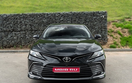 Toyota Camry, 2023 год, 3 380 000 рублей, 1 фотография