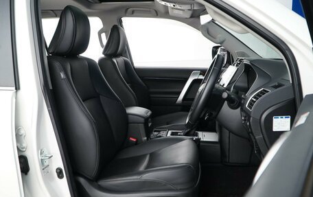 Toyota Land Cruiser Prado 150 рестайлинг 2, 2021 год, 5 849 077 рублей, 13 фотография