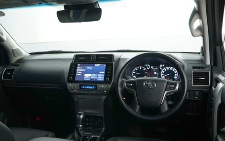 Toyota Land Cruiser Prado 150 рестайлинг 2, 2021 год, 5 849 077 рублей, 11 фотография