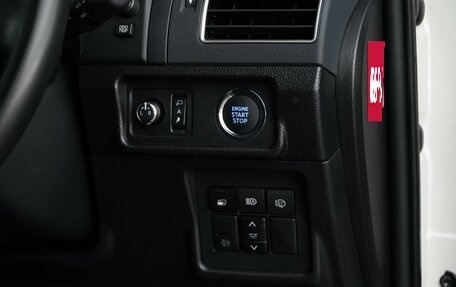 Toyota Land Cruiser Prado 150 рестайлинг 2, 2021 год, 5 849 077 рублей, 21 фотография