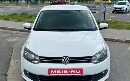 Volkswagen Polo VI (EU Market), 2013 год, 790 000 рублей, 2 фотография