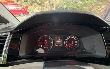 Volkswagen Multivan T6 рестайлинг, 2015 год, 3 750 000 рублей, 8 фотография