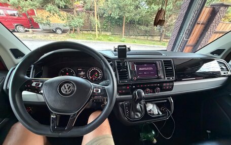Volkswagen Multivan T6 рестайлинг, 2015 год, 3 750 000 рублей, 7 фотография