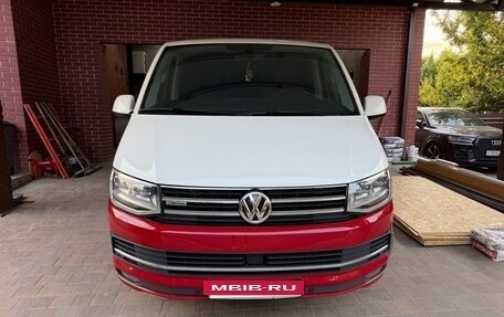 Volkswagen Multivan T6 рестайлинг, 2015 год, 3 750 000 рублей, 2 фотография