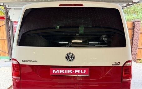 Volkswagen Multivan T6 рестайлинг, 2015 год, 3 750 000 рублей, 3 фотография