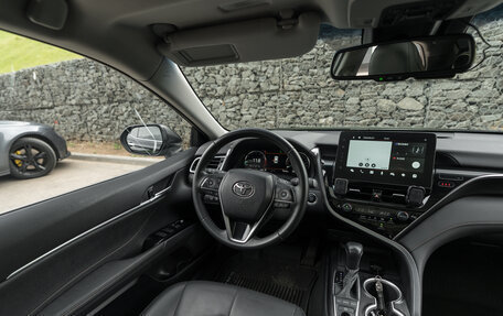 Toyota Camry, 2023 год, 3 380 000 рублей, 10 фотография