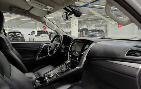 Mitsubishi Pajero Sport III рестайлинг, 2021 год, 3 690 000 рублей, 13 фотография