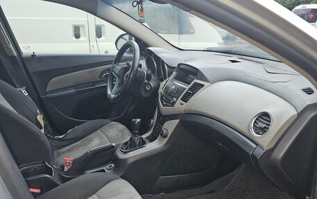 Chevrolet Cruze II, 2011 год, 280 000 рублей, 10 фотография