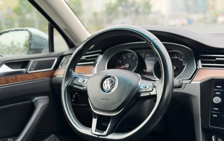 Volkswagen Passat B8 рестайлинг, 2018 год, 2 499 990 рублей, 13 фотография
