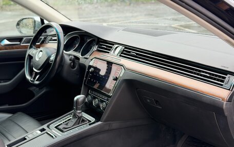 Volkswagen Passat B8 рестайлинг, 2018 год, 2 499 990 рублей, 25 фотография