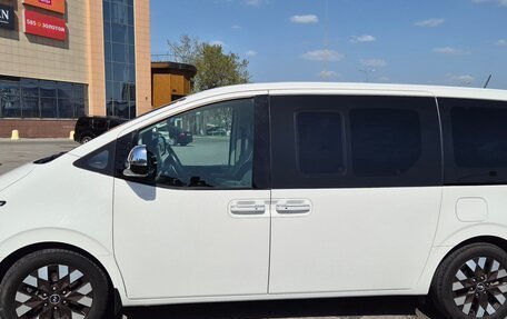 Hyundai Staria, 2022 год, 5 200 000 рублей, 3 фотография