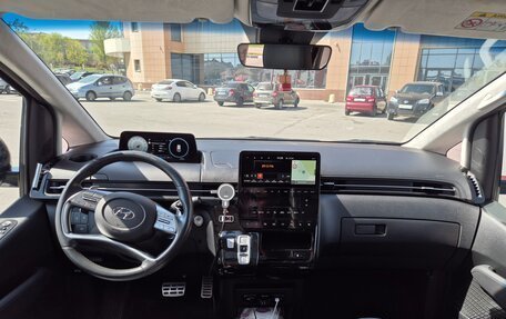 Hyundai Staria, 2022 год, 5 200 000 рублей, 18 фотография
