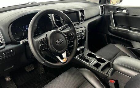 KIA Sportage IV рестайлинг, 2018 год, 2 175 000 рублей, 10 фотография