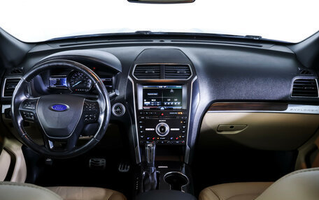 Ford Explorer VI, 2016 год, 2 690 000 рублей, 16 фотография