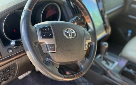 Toyota Land Cruiser 200, 2010 год, 2 699 000 рублей, 17 фотография