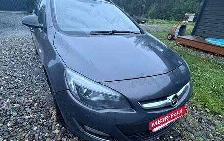 Opel Astra J, 2013 год, 700 000 рублей, 2 фотография