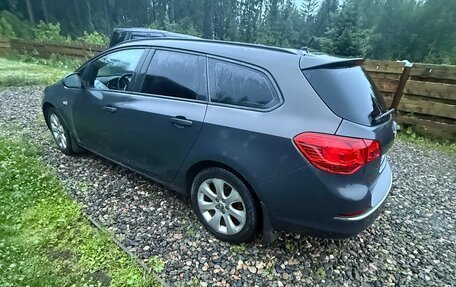 Opel Astra J, 2013 год, 700 000 рублей, 4 фотография