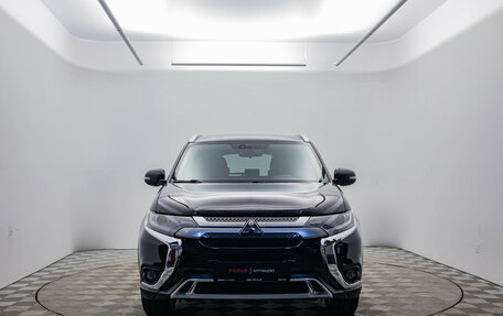 Mitsubishi Outlander III рестайлинг 3, 2019 год, 1 845 000 рублей, 2 фотография