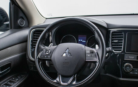 Mitsubishi Outlander III рестайлинг 3, 2019 год, 1 845 000 рублей, 16 фотография