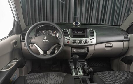 Mitsubishi L200 IV рестайлинг, 2012 год, 1 299 000 рублей, 6 фотография