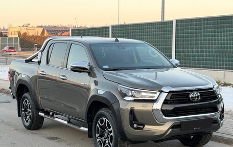 Toyota Hilux VIII, 2021 год, 3 260 000 рублей, 3 фотография