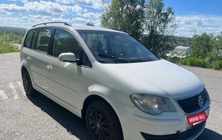 Volkswagen Touran III, 2007 год, 565 000 рублей, 5 фотография