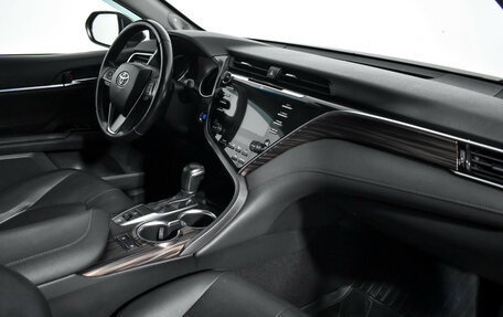 Toyota Camry, 2018 год, 2 379 000 рублей, 15 фотография