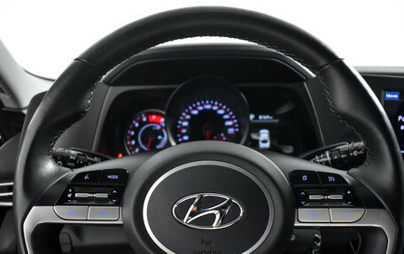 Hyundai Elantra, 2022 год, 1 989 000 рублей, 18 фотография