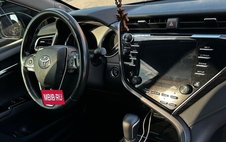 Toyota Camry, 2018 год, 2 950 000 рублей, 8 фотография