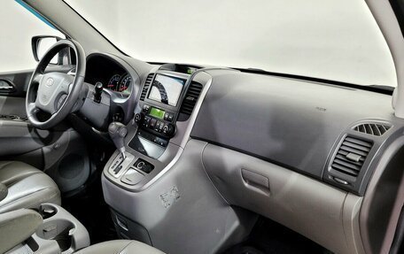 KIA Carnival III, 2010 год, 1 020 000 рублей, 11 фотография