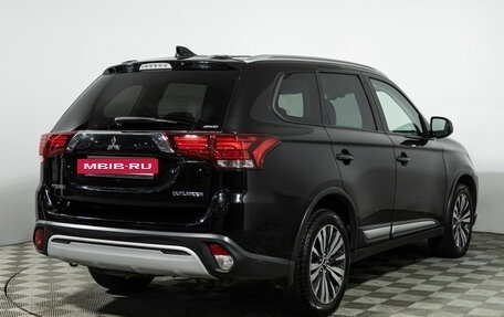 Mitsubishi Outlander III рестайлинг 3, 2019 год, 1 949 700 рублей, 6 фотография