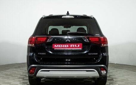 Mitsubishi Outlander III рестайлинг 3, 2019 год, 1 949 700 рублей, 7 фотография