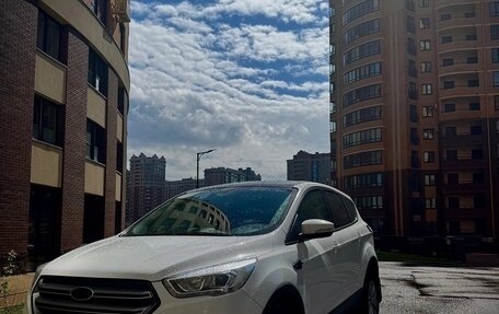 Ford Kuga III, 2018 год, 2 000 000 рублей, 1 фотография