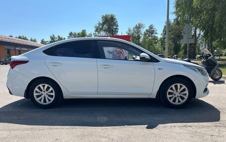 Hyundai Solaris II рестайлинг, 2017 год, 950 000 рублей, 5 фотография