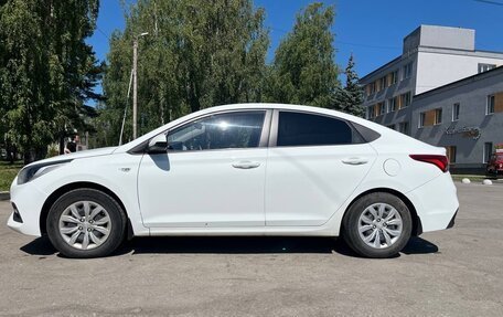 Hyundai Solaris II рестайлинг, 2017 год, 950 000 рублей, 2 фотография