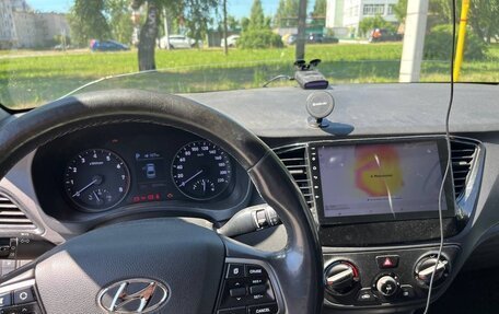 Hyundai Solaris II рестайлинг, 2017 год, 950 000 рублей, 9 фотография
