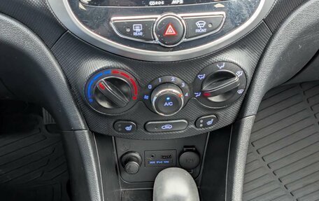 Hyundai Solaris II рестайлинг, 2013 год, 849 000 рублей, 16 фотография