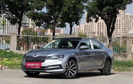 Skoda Superb III рестайлинг, 2026 год, 2 950 000 рублей, 2 фотография