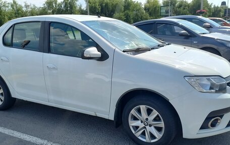 Renault Logan II, 2019 год, 1 000 000 рублей, 1 фотография